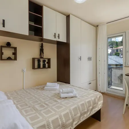 Seaview Frida - Happy *