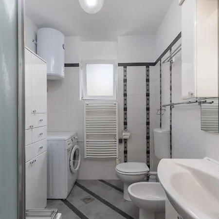 Seaview Frida - Happy * 里耶卡