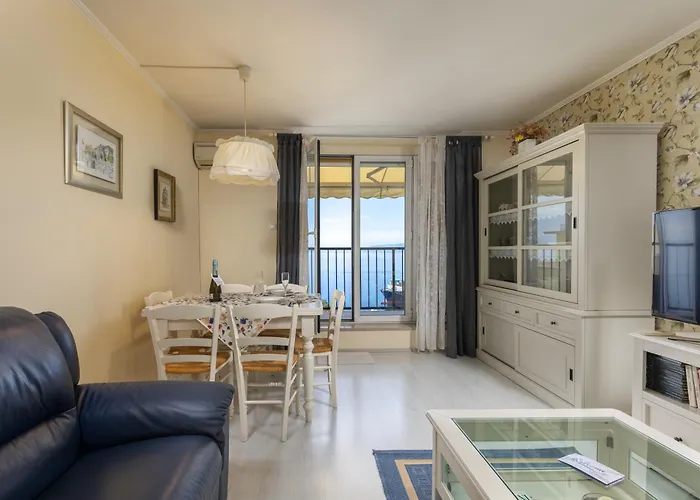 Seaview Frida - Happy Lägenhet